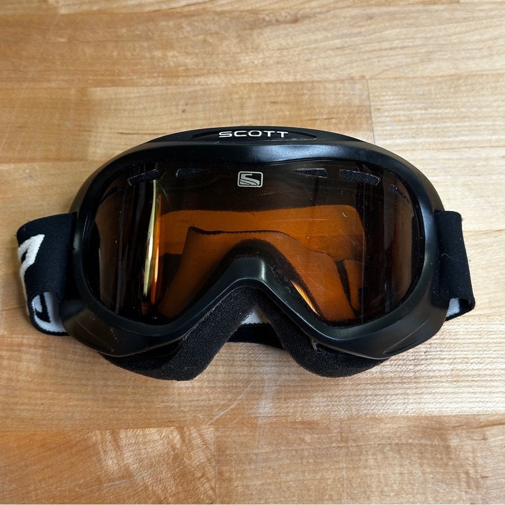Snow Goggles - Picture 3 of 3